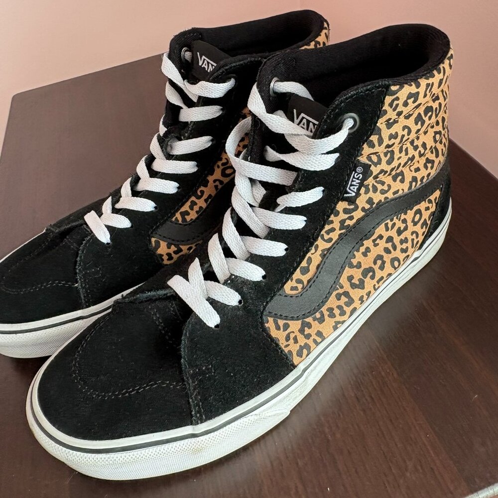 Vans Filmore Hi Top Leopard Print shoe - womens sz 9